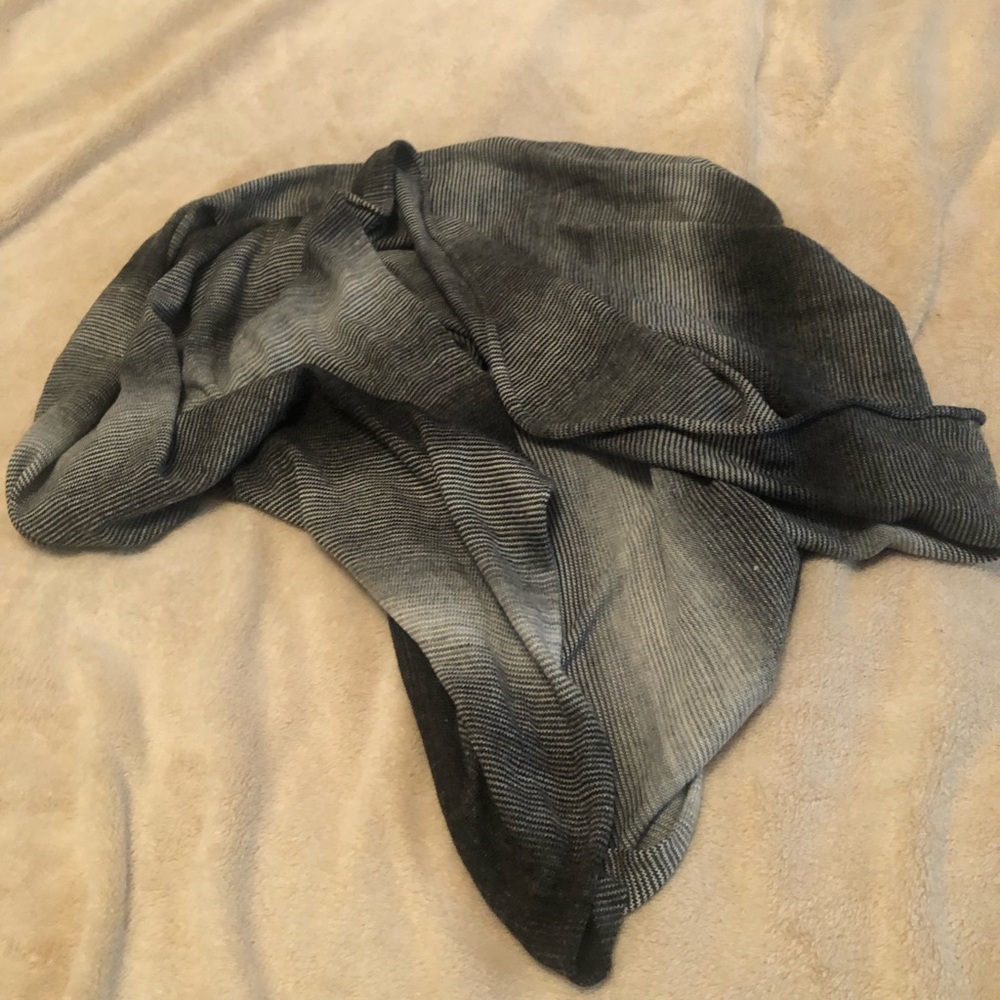 Infinity scarf. Black/white/gray tiny striped.